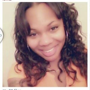 Meet your Posher, Shana